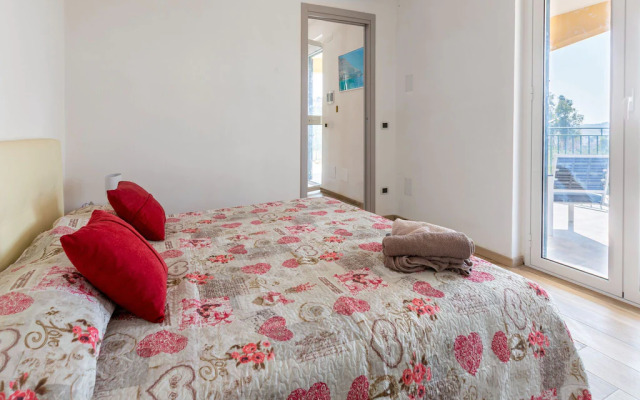 Attractive Apartment in Realmonte with Shared Swimming Pool