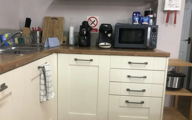Superb Apartment With Sky Glass TV and Netflix
