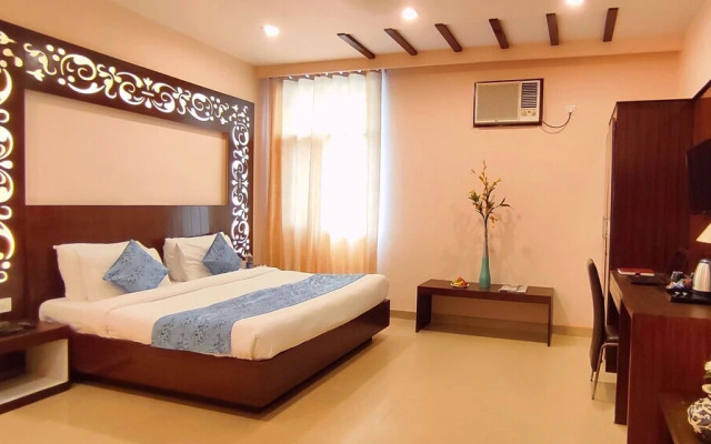 Park Square Hotel And Banquet