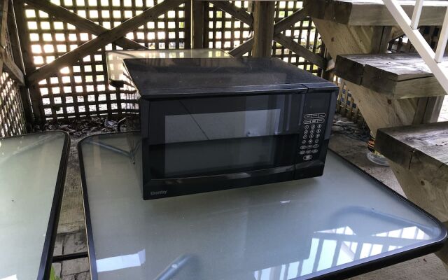 Adventure the Bruce Inn - Recently Renovated With Outdoor Hot Tub