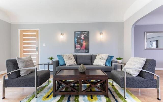 Stunning Home In La Near Hollywood