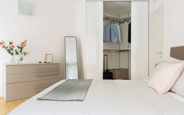 Altido Sunny 1-Bed Flat With/ Balcony