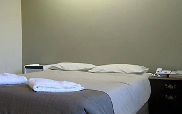 Manhattan Motel