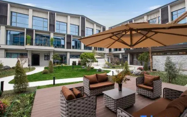 Orange Crystal Hotel, Meili Ancient Town, Wuxi, Jiangsu Province