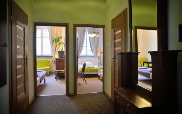 Old Town Kanonia Hostel & Apartments