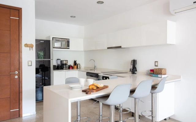 Menesse 103-104 By Lockey