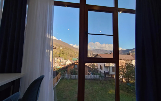 Apartment to Live in the Mountains on Turchinsky street 85