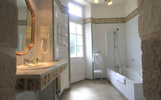 Château de Périgny, The Originals Relais