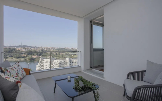 Liiiving -Luxury River View Apartment VI