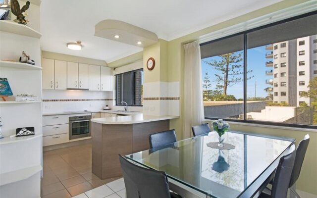 Burgess @ Kings Beach Apartments