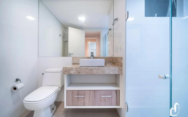 Kremer Residence: Apto 202 amplo próximo ao mar