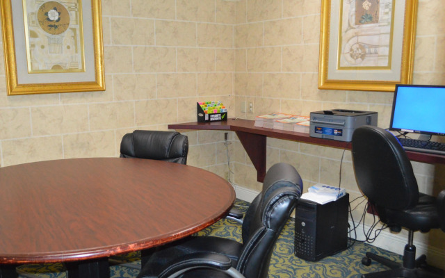 Opal Hotel & Suites