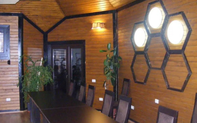 Hillden Lodge & Restaurant