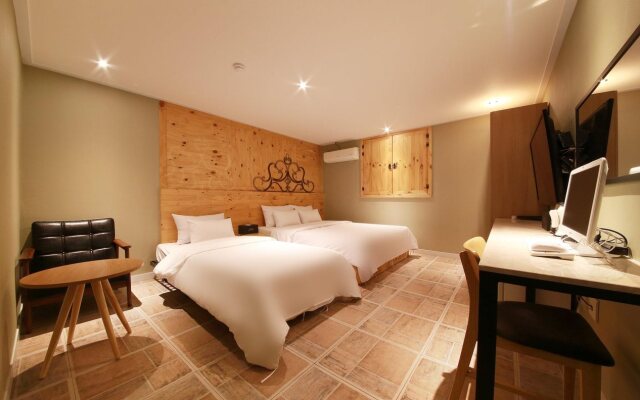 Joy Plus Hotel