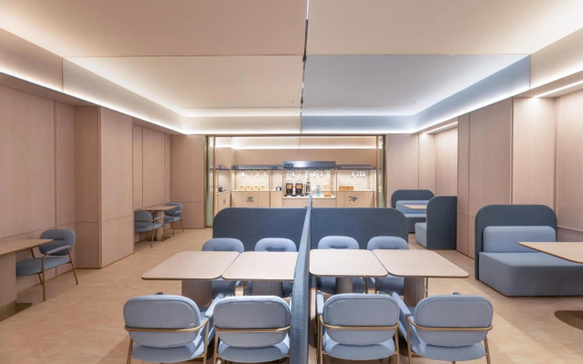 Super 8 Hotel (Yangzhong Pedestrian Street)