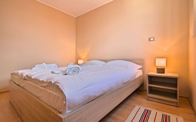 Rotonda Inn Novigrad