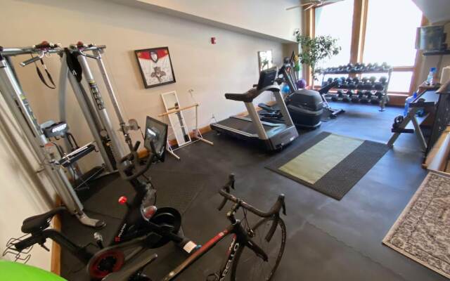 #102 Vail International