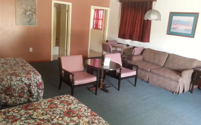 Island House Hotel