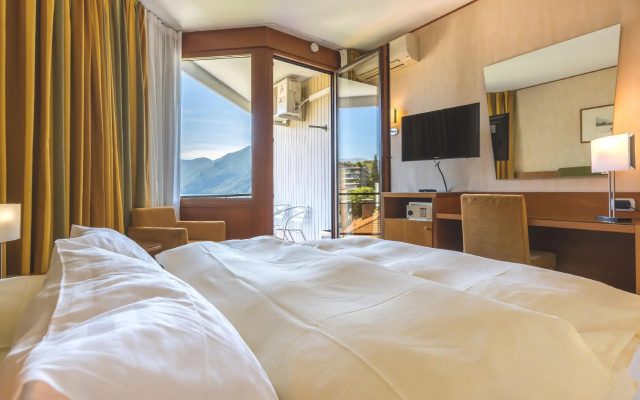 Hotel Delfino – Guest Rooms – Lugano