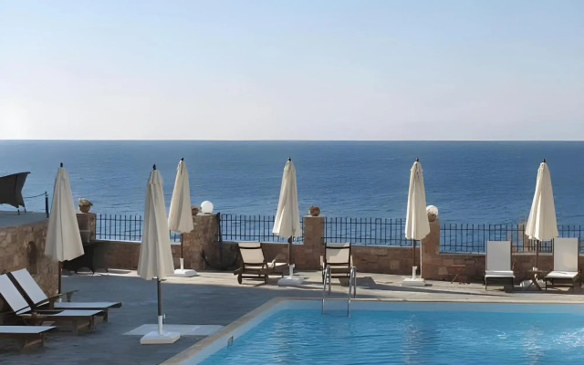 Yalis Hotel