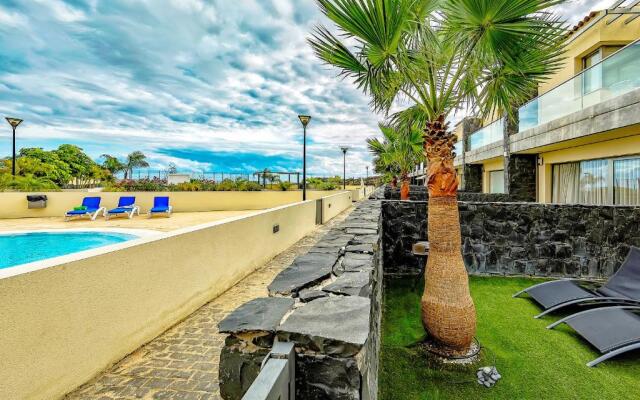 Townhouse 2 bedrooms on the first line