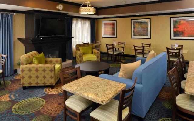 Holiday Inn Express Hotel & Suites Charlotte by IHG