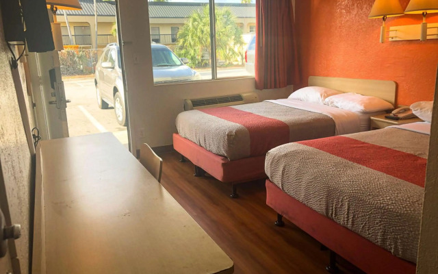 Motel 6 Jacksonville, FL - Orange Park