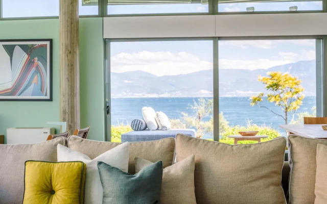 Lefkon Villa With Pool by the Sea - N Peloponnese