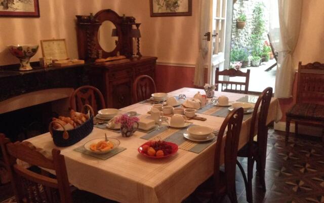 La Maison de la Riviere B&B