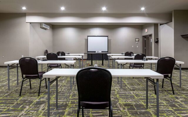 Best Western Plus Dartmouth Hotel & Suites