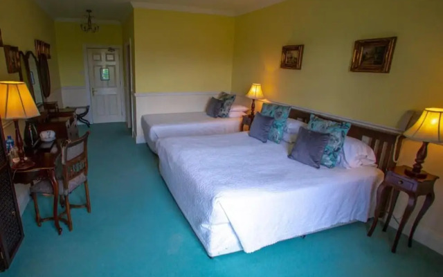 Kilcooly's Country House Hotel