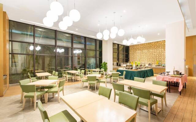 Holiday Inn Express Haikou West Coast, an IHG Hotel