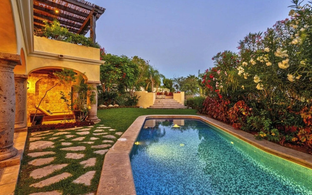 Blue Desert 11 - Casa De La Familia