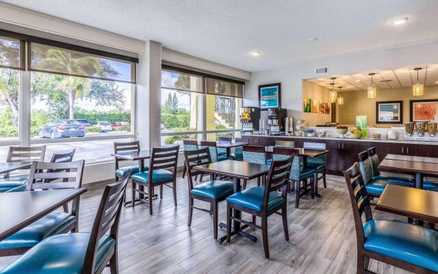 Quality Inn Palm Beach International Airport