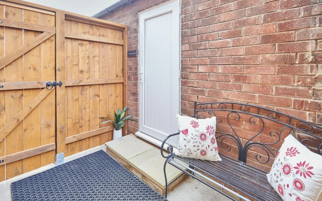 Host Stay The Guest Place