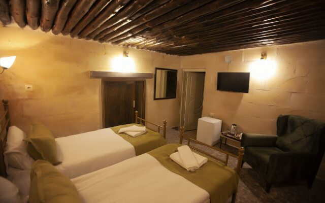 Young Cave Hotel
