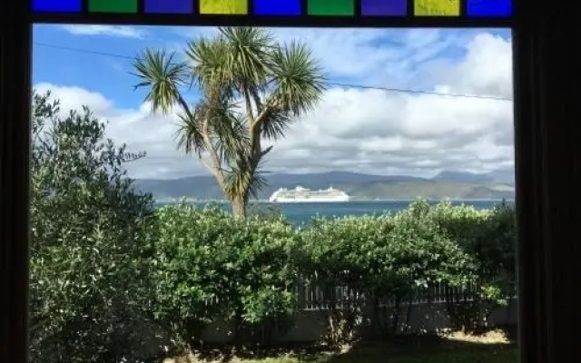 Karaka Bays