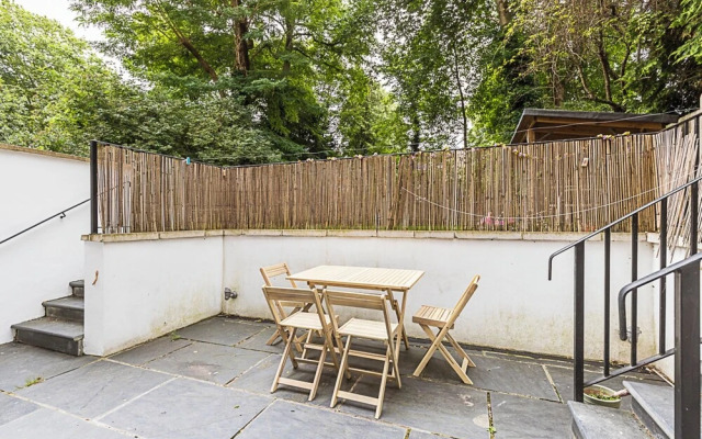Charming and Modernised Edwardian Flat