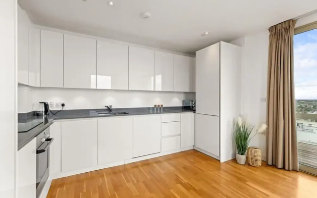 East Village Luxury Apartment - London