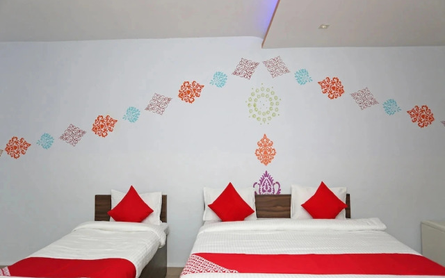 The Palms Resort By OYO Rooms