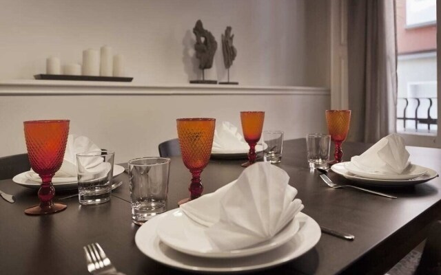 Welcoming 2 Bed With Balcony in Gracia