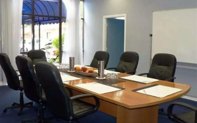 Comfort Inn & Suites Robertson Gardens