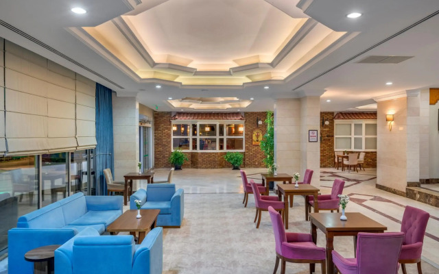 Green Max Hotel