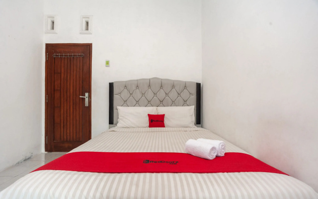 RedDoorz Syariah @ Jalan Panglima Polim Lampung