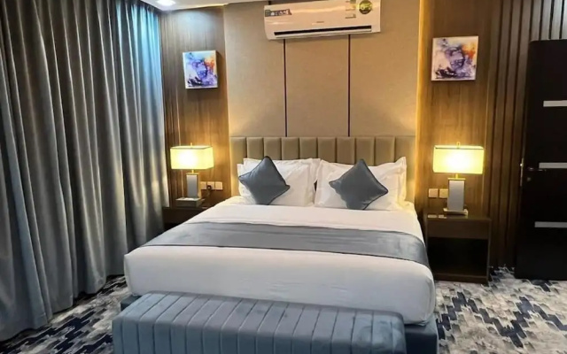Aman Hotel Almhalh