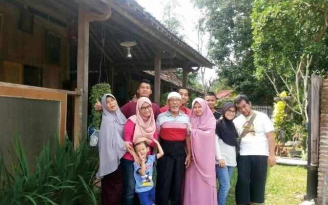 Omah Lila by The Grand Java