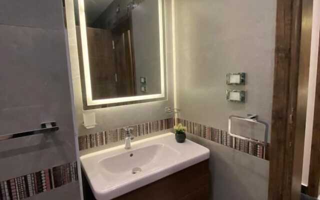 Villa in palm hills-the crown