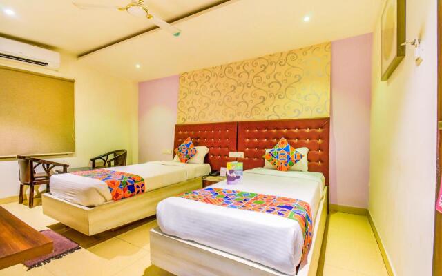 FabHotel Pentagon Next