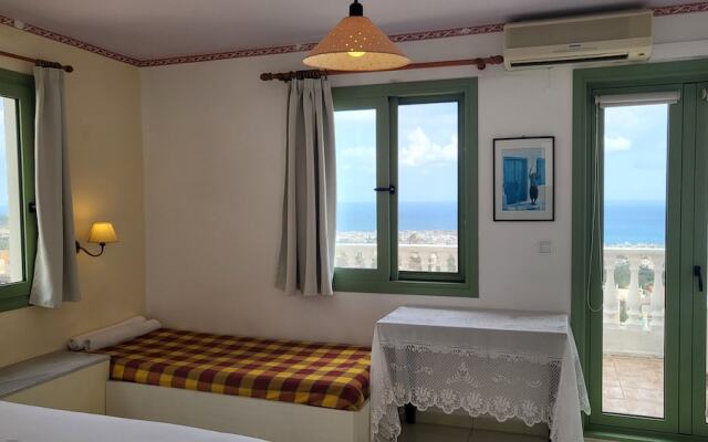 "magnificent View Nice Double Room With Shared Pool and Ac"