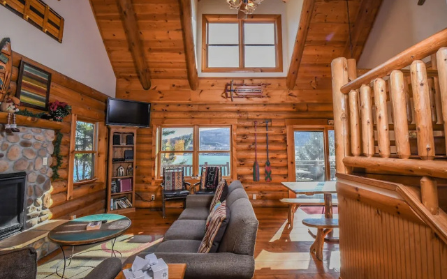 The Treehouse 6 Bedroom House